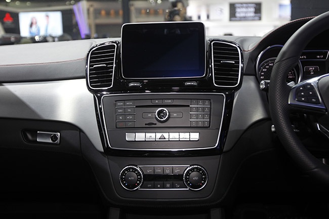 Mercedes-Benz GLE-class Coupé ra mắt tại Đông Nam Á - 15 Mercedes-Benz GLE-class Coupé sẽ có đối thủ là chiếc BMW X6, Acura ZDX và tương lai sẽ là Audi Q6