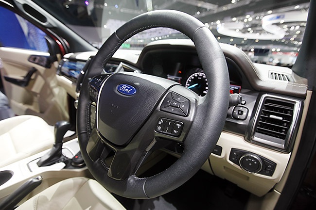 Ford Everest 2015 chính thức có mặt tại ASEAN - 11 Việt Hưng - Thanh Phúc