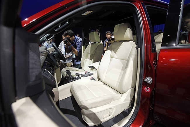 Ford Everest 2015 chính thức có mặt tại ASEAN - 16 Việt Hưng - Thanh Phúc