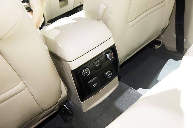 Ford Everest 2015 chính thức có mặt tại ASEAN - 18 Việt Hưng - Thanh Phúc