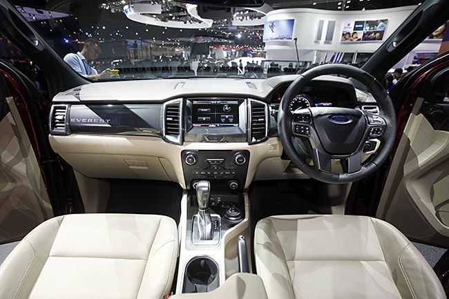 Ford Everest 2015 chính thức có mặt tại ASEAN - 19 Việt Hưng - Thanh Phúc