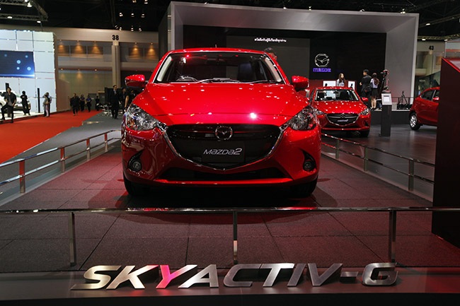 Mazda2 có thêm phiên bản nâng cấp cho năm 2015 - 4 Việt Hưng - Thanh Phúc