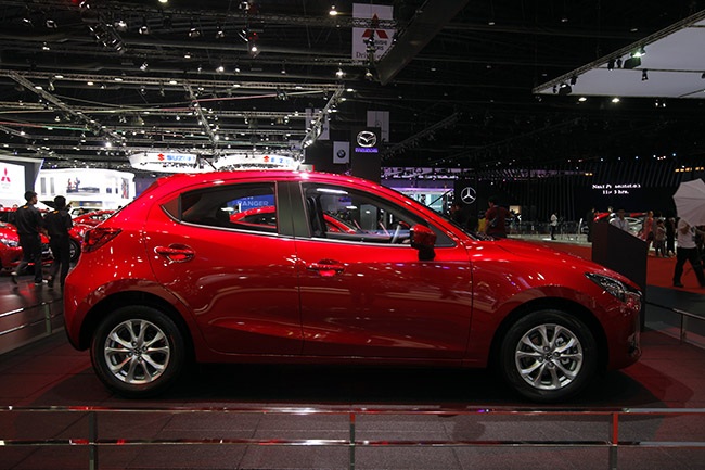 Mazda2 có thêm phiên bản nâng cấp cho năm 2015 - 6 Việt Hưng - Thanh Phúc