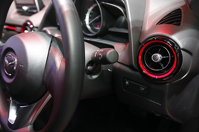 Mazda2 có thêm phiên bản nâng cấp cho năm 2015 - 9 Việt Hưng - Thanh Phúc