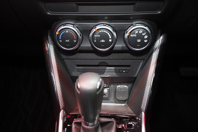 Mazda2 có thêm phiên bản nâng cấp cho năm 2015 - 14 Việt Hưng - Thanh Phúc