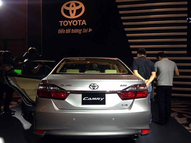 Dân trí sẽ có bài giới thiệu cụ thể mẫu Toyota Camry trong thời gian tới đây.