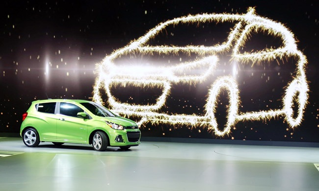 Chevrolet Spark 2016 chính thức ra mắt - 2 So với người anh em