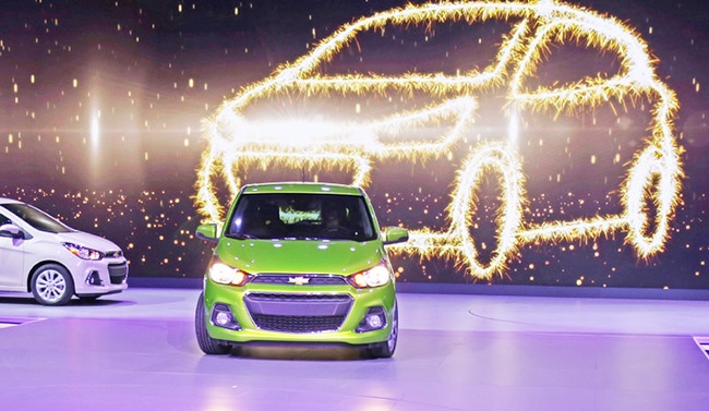 Chevrolet Spark 2016 chính thức ra mắt - 3 So với người anh em