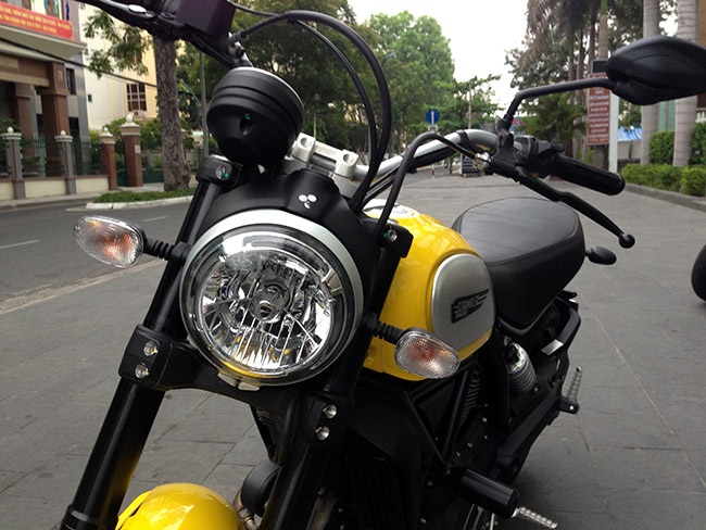 Ducati Scrambler - Một chiếc xe phố - 14 Phanh đĩa phía trước với đường kính lớn thực sự mang lại sự an toàn và tự tin cho người lái