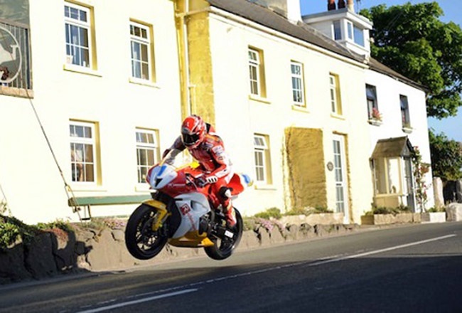 Isle of Man TT – Chặng đua của những kẻ thách thức tử thần