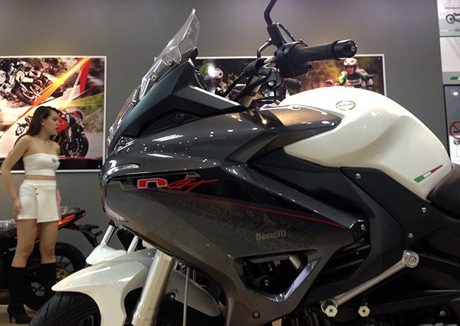 Benelli TNT600GT có mặt tại Việt Nam với giá 235 triệu đồng - 7 Chiều cao yên là 800mm