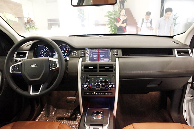 Land Rover Discovery Sport khởi điểm từ 2,55 tỉ đồng - 6 Như Phúc