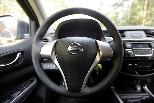 Nissan NP300 Navara có gì mới? - 15 Bảng đồng hồ chính của Navara AT