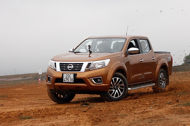 Nissan NP300 Navara có gì mới? - 6 Bảng đồng hồ chính của Navara AT