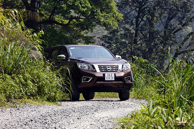 Nissan NP300 Navara có gì mới? - 8 Bảng đồng hồ chính của Navara AT