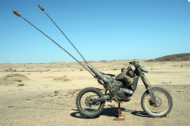 Những chiếc xe độ phong cách... đồng nát trong Mad Max - 10 Minh Thanh