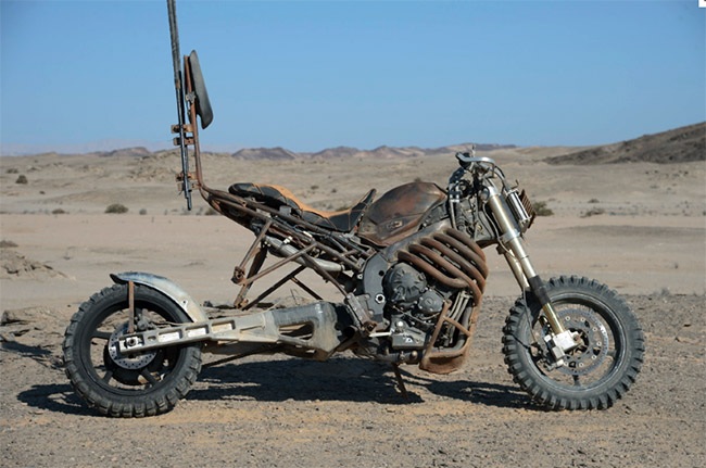 Những chiếc xe độ phong cách... đồng nát trong Mad Max - 14 Minh Thanh