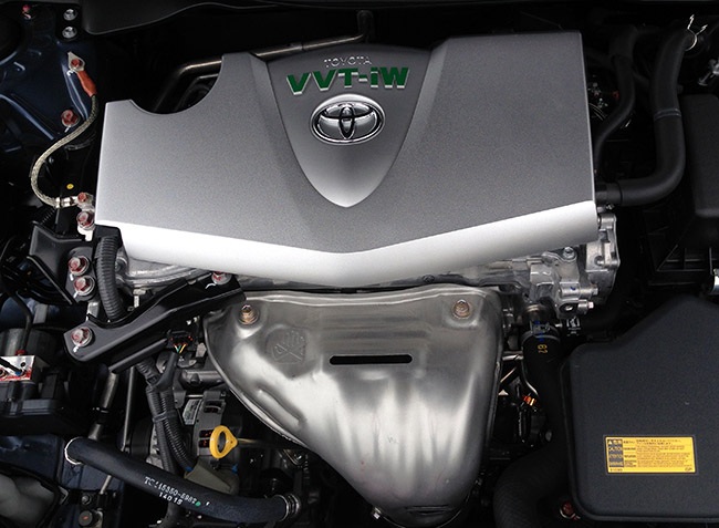 Toyota Camry phiên bản mới có gì khác? - 1 Lầu đâu tiên một mẫu Toyota trong nước sử dụng động cơ phun xăng trực tiếp