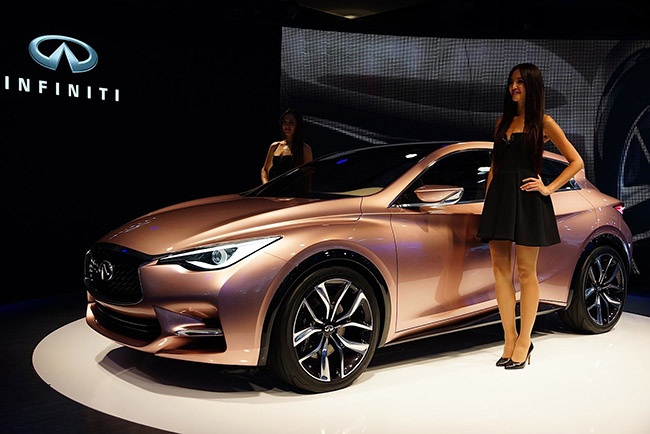 Chiếc Infiniti Q30 concept tại Triển lãm ô tô Frankfurt năm 2013
