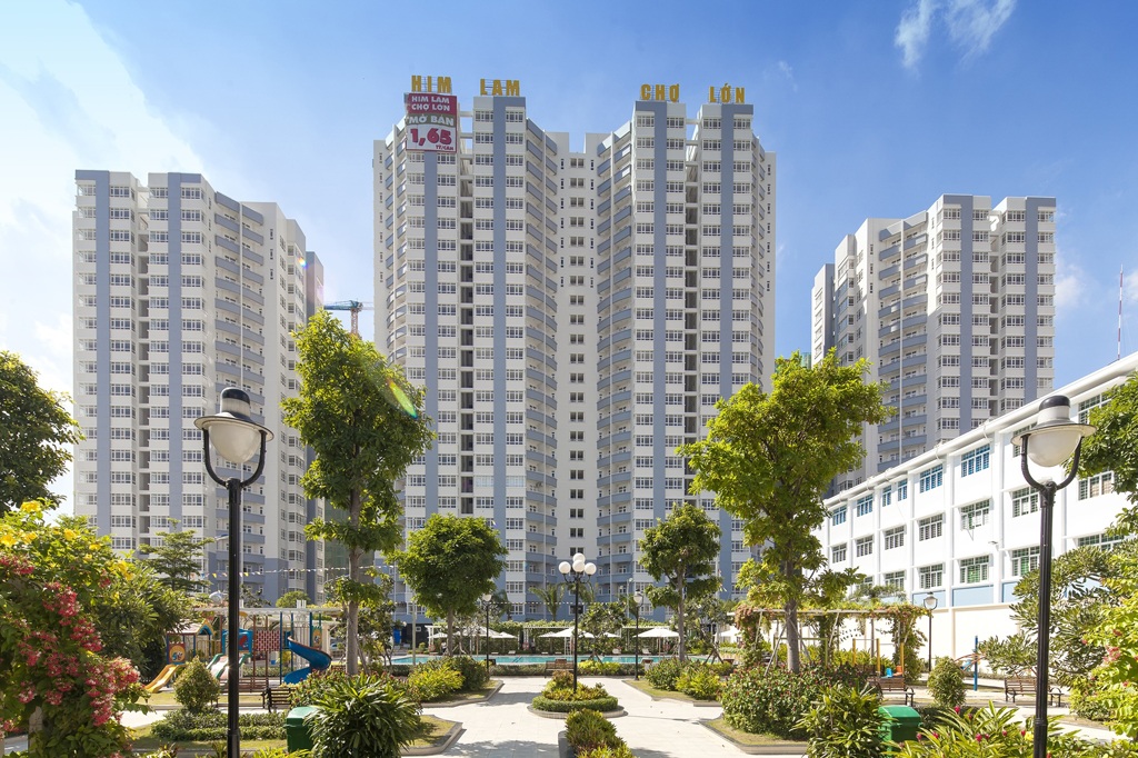 Him Lam bàn giao 1150 căn hộ hoàn thiện trong tháng 9 - 10/2015 - 1 Hình thực tế dự án Him Lam Chợ Lớn, (Q.6). 02 Block cuối cùng đang mở bán với giá chỉ 1,65 – 2 tỷ nhưng khách hàng được trả 5 năm (từ 9 triệu đồng/tháng).