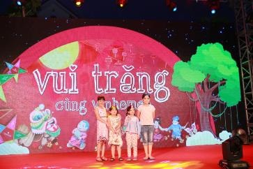 “Núi Hồng, sông Lam” đang chuyển mình đổi mới - 3 Cư dân nhí háo hức với sân khấu Trung thu hoành trang