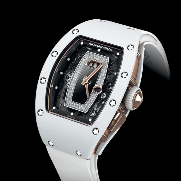 Richard Mille RM037 - khối “kim cương” nổi bật trên cổ tay - 3 RM037 phiên bản Ceramic trắng (ATZ) và cận cảnh hộp số N-H-W và nút chỉnh giọt nước để tuỳ chỉnh các chế độ này.