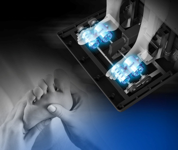 Chăm sóc sức khỏe cha mẹ thời điểm giao mùa - 4 Ghế massage Boss xóa tan các triệu chứng đau chân và gót chân ở người già