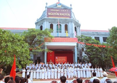 Trường THPT Nguyễn Khuyến Nam Định 40 năm hình thành và phát triển - 1
