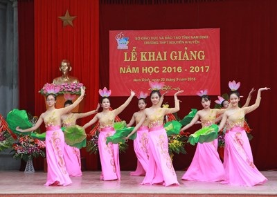 Trường THPT Nguyễn Khuyến Nam Định 40 năm hình thành và phát triển - 3