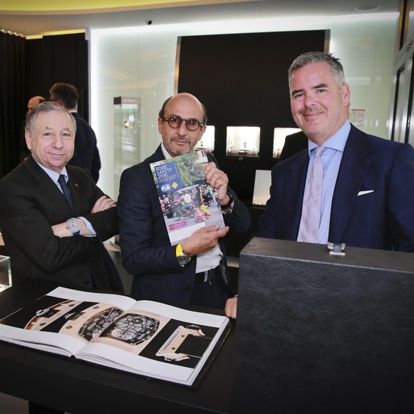 
Jean Todt và Richard Mille là hai người bạn vô cùng thân thiết bởi niềm đam mê vô bờ bến dành cho chế tác đồng hồ, độ phức tạp cực hạn của kĩ thuật và tất cả những gì liên quan tới xe đua.”
