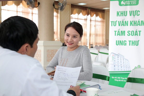Bắc Ninh: Nhiều người dân chưa từng tầm soát ung thư - 6 Diễn viên Bảo Thanh cũng đến tầm soát ung thư và tư vấn sức khỏe.