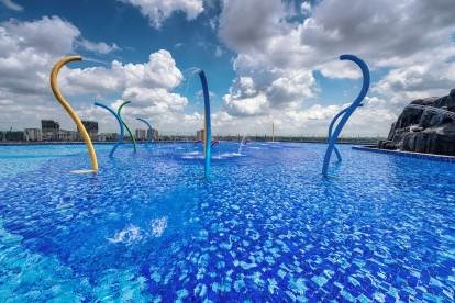 Một Hawaii thu nhỏ trong lòng Vinhomes Riverside - 1 Bể bơi trẻ em và sân chơi nước độc đáo