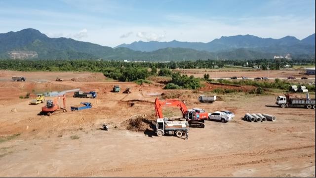 Chuyển động bất ngờ tại khu vực Tây Bắc Đà Nẵng - 4 Trung Nam đã huy động, tập trung nhân lực, vật lực, phương tiện máy móc, thiết bị, tổ chức thi công liên tục tại khu CNTT