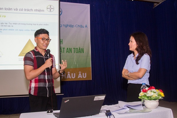 Đại sứ sử dụng thuốc bảo vệ thực vật an toàn và có trách nhiệm - 2 Bà Trần Thị Huệ Hương, Giám đốc Quản lý sản phẩm - Nhánh Khoa học Cây trồng, Bayer Việt Nam chia sẻ thông tin cuộc thi.