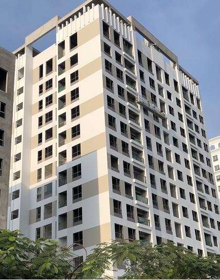 “Màu áo mới” tại Valencia Garden - 2 Tòa căn hộ Valencia Garden đang được tiến hành sơn mặt ngoài