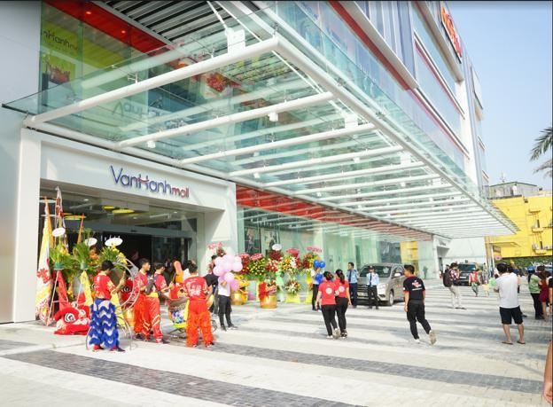 5 bí quyết trở thành người mua sắm thông minh dịp Tết - 2 Vạn Hạnh Mall, trung tâm thương mại lớn nhất quận 10, vừa khai trương đầu năm 2018.