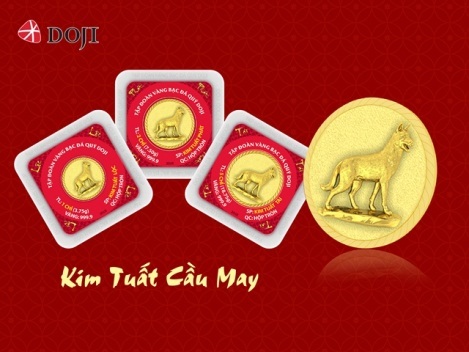 Nở rộ xu hướng lì xì bằng vàng dịp Tết 2018 - 2 Trên đồng vàng tròn trĩnh, tượng trưng cho phúc khí đủ đầy, viên mãn, hình ảnh chú chó được chế tác tinh xảo với tư thế vững chãi, hiên ngang hướng về phía trước để đón thuận lợi, may mắn trong năm mới