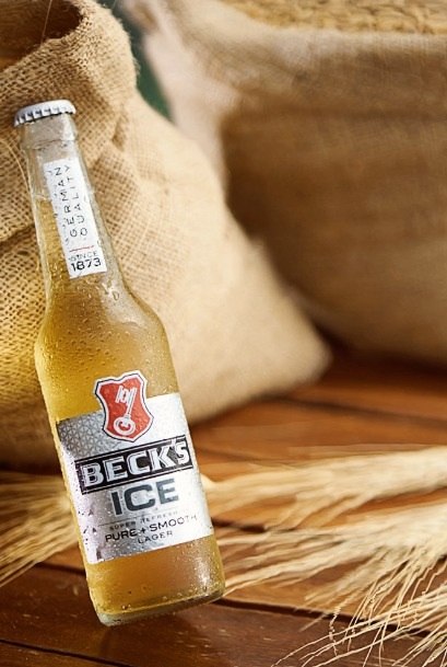 Thay đổi thú vị trong thói quen uống bia của người Việt - 2 Beck’s Ice nấu từ 100% lúa mạch, gây ấn tượng với hương bia thơm nồng đặc trưng, vị êm mượt, cân bằng hoàn hảo