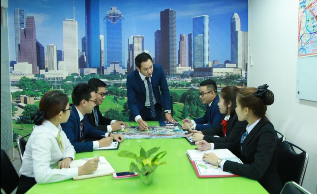 Địa ốc Long Phát tưng bừng Lễ khai trương chi nhánh mới - 3 Ban lãnh đạo tài tình – tận tâm với công việc