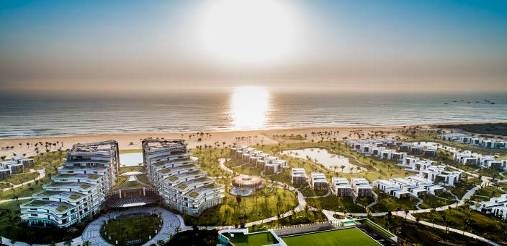 Tuyệt tác Vinpearl Resort & Golf Nam Hội An giữa lòng di sản - 1 Vinpearl Resort & Golf Nam Hội An với đường bờ biển hoang sơ toàn mỹ - Ảnh: Vinpearl Resort & Golf Nam Hội An cung cấp