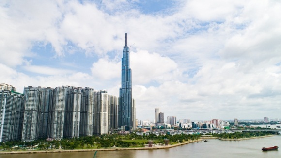 Khai trương Vincom Center Landmark 81 tại tòa tháp cao nhất Việt Nam - 1 Vincom Center Landmark 81 gồm 01 tầng hầm và 05 tầng nổi nằm trong tòa tháp Landmark 81 cao nhất Việt Nam