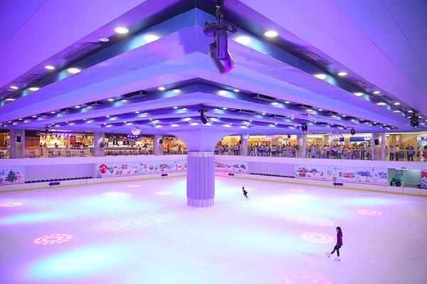 Khai trương Vincom Center Landmark 81 tại tòa tháp cao nhất Việt Nam - 3 Sân băng tự nhiên lớn nhất Việt Nam Vincom Ice Rink rộng gần 2.000m2