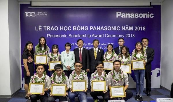 Câu chuyện người trẻ trưởng thành trong "vườn ươm tài năng" công nghệ - 3 Học bổng thường niên của Panasonic cho sinh viên khối ngành kỹ thuật.