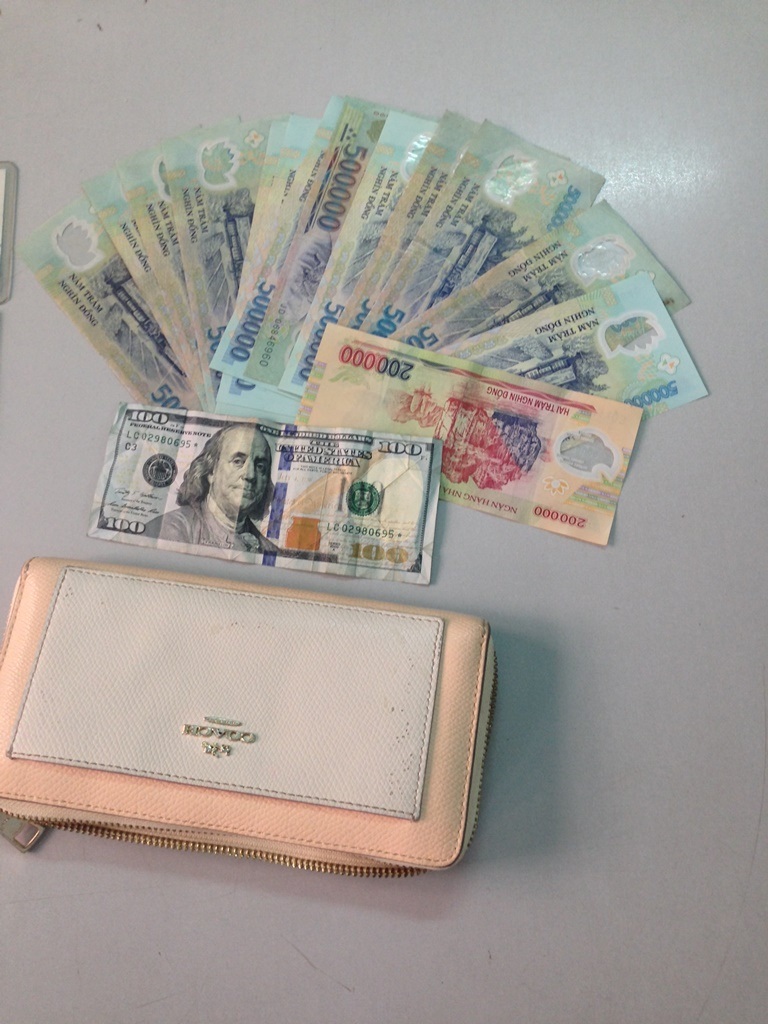 Tang vật công an thu giữ để trao trả cho bị hại