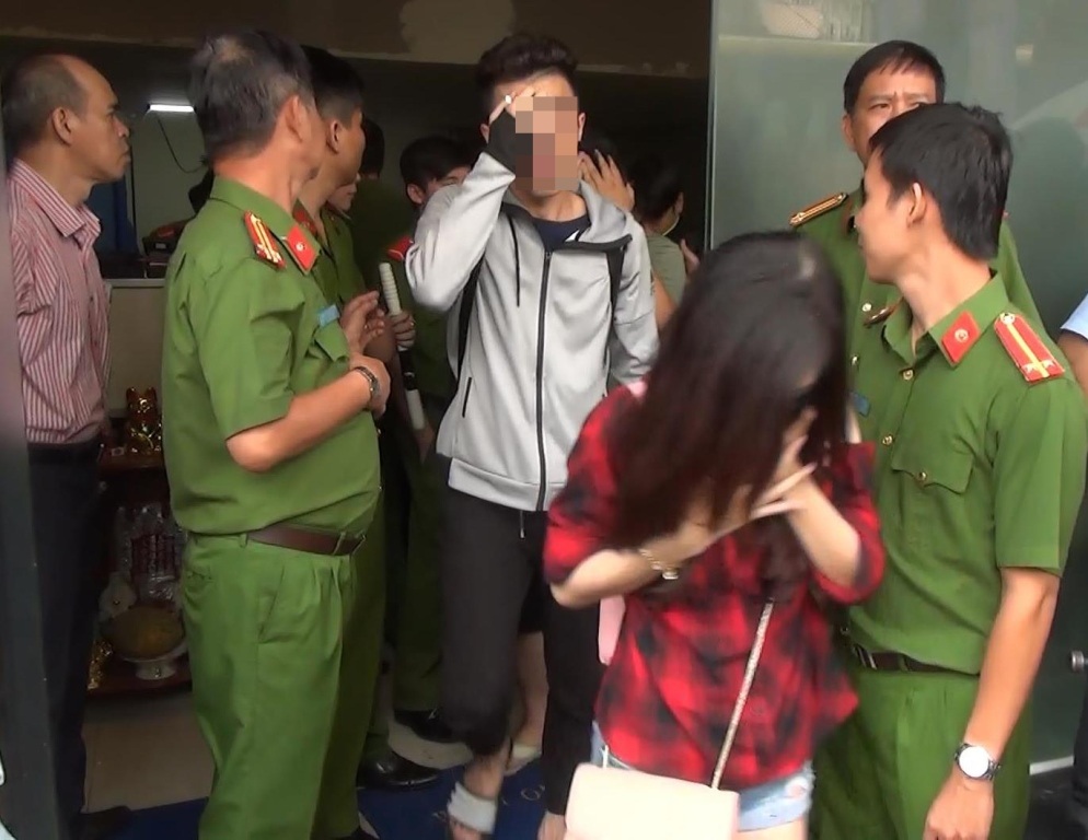 4-1477401546190 4-1477401546190