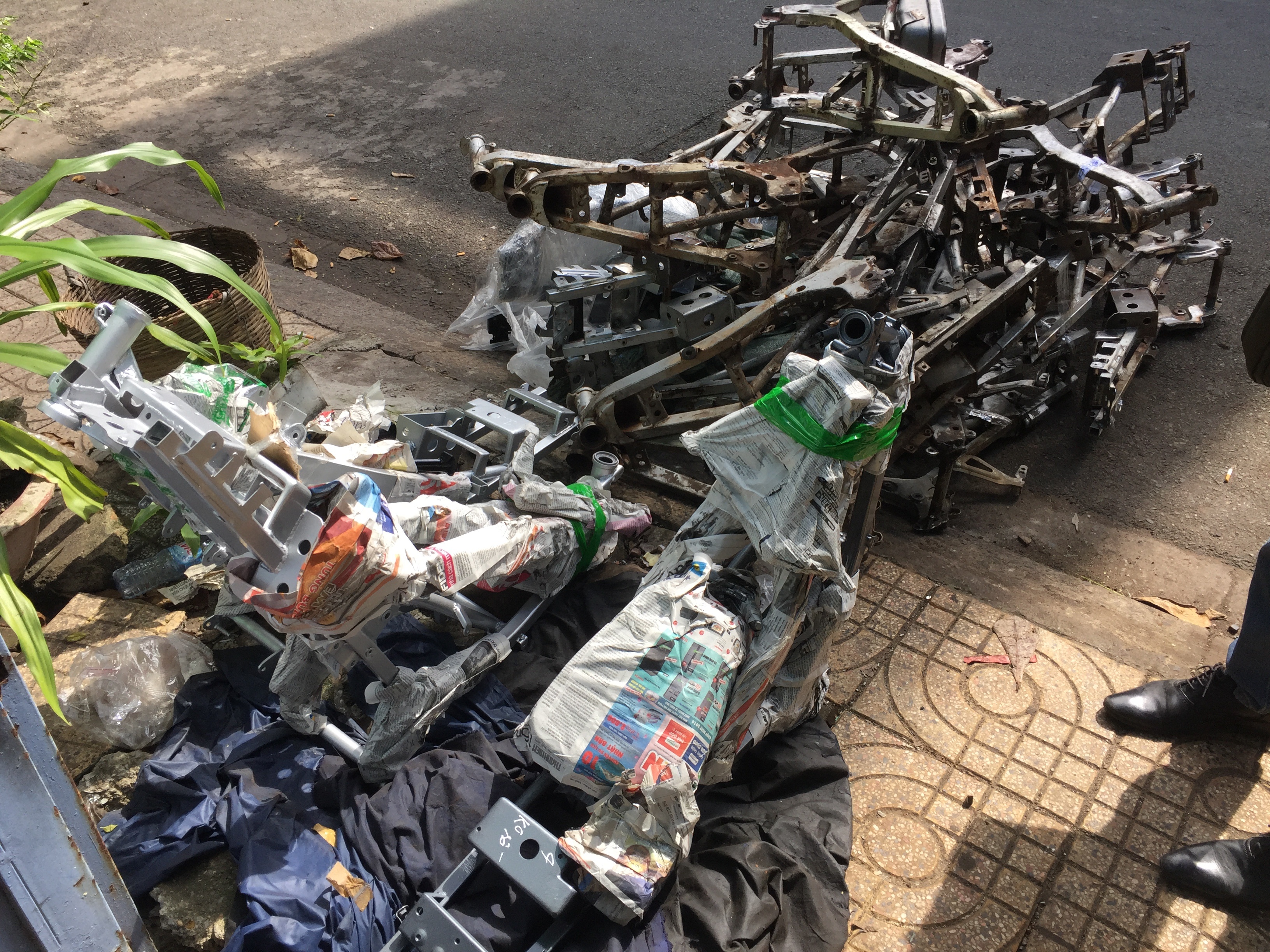 Những bộ khung xe mới và cũ