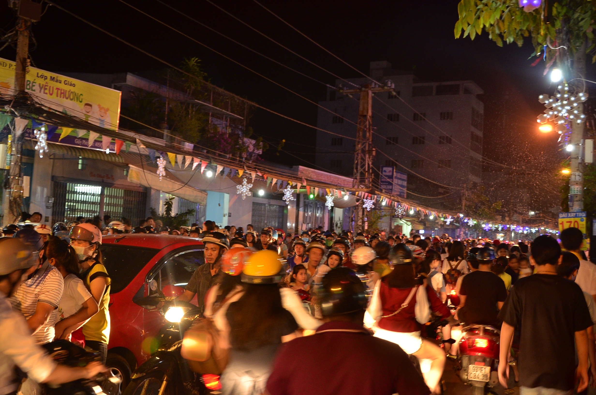 Đường Phạm Thế Hiển (quận 8) không thể di chuyển