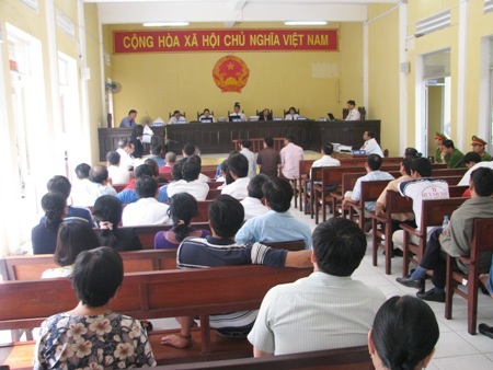 Phiên tòa sáng ngày 6/10.