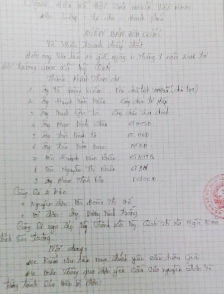 Vụ khiêng quan tài cha lên trụ sở UBND xã xin đất chôn: Đã rõ trắng đen! - Ảnh 1.