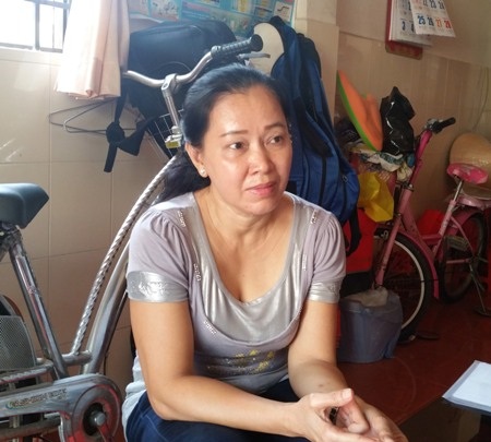 Người lao động “tố” ngân hàng Hợp tác xã Sóc Trăng chấm dứt lao động trái luật - 1 Bà Phạm Thị Hồng Khanh bức xúc vì bị Ngân hàng HTX Sóc Trăng chấm dứt hợp đồng lao động không đúng pháp luật.